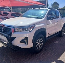 2017 Toyota Hilux 2.8gd6 Extra Cab for sale. Cash price:R295,000. Rent2own Deposit:R55,000.Monthly:R5500pm.
